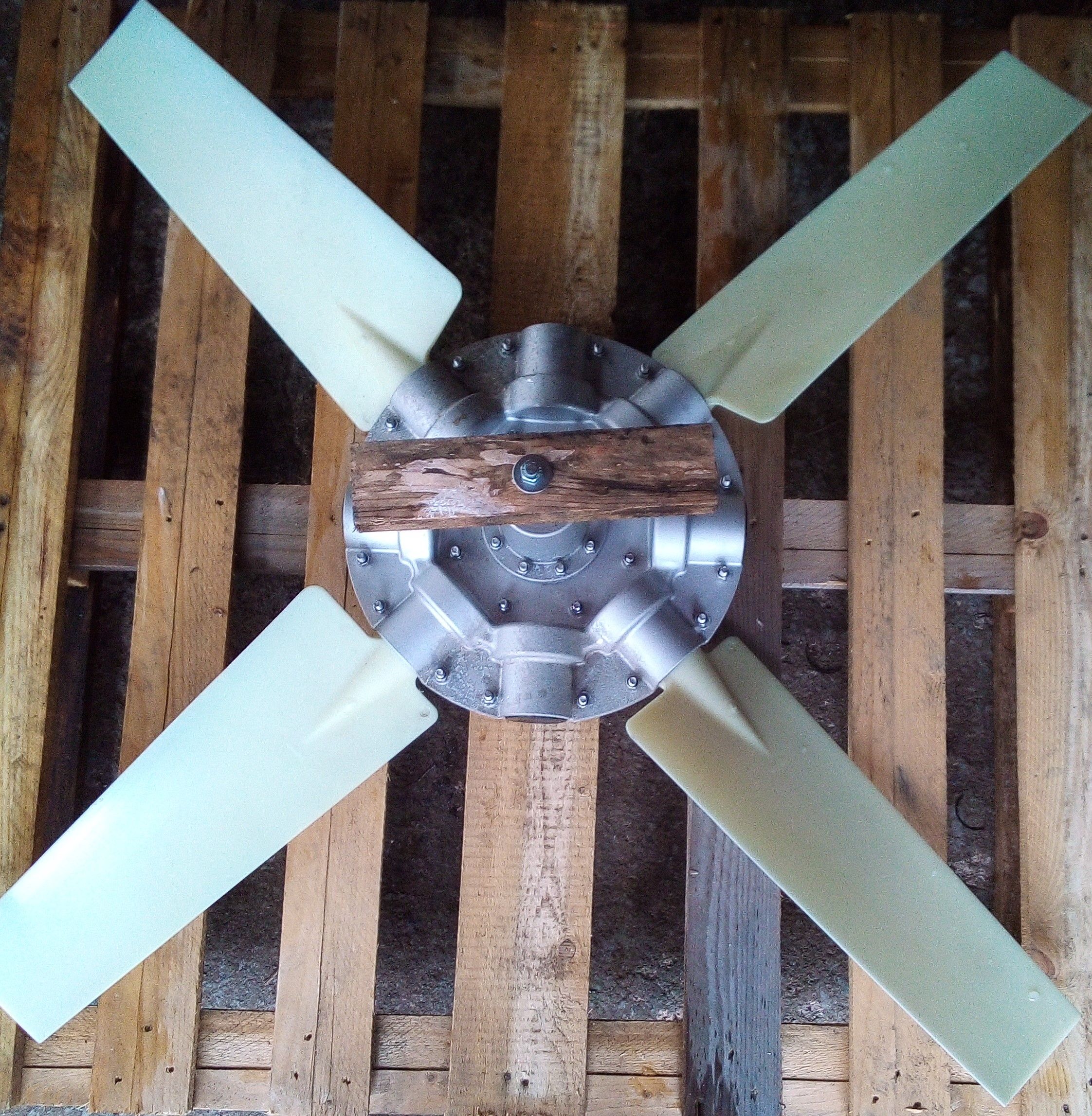 Kanalski aksialni ventilator z motorjem nizke napetosti D100 - Akvavent